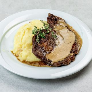 RIBEYE STEAK S PIRE KRUMPIROM