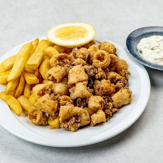 Pohane lignje s pomfritom Combo