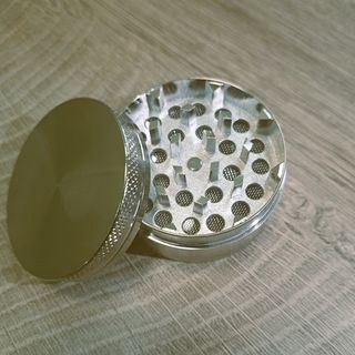 METALNA MRVILICA-MALA