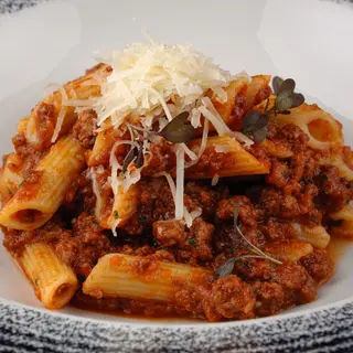 Penne bolognese