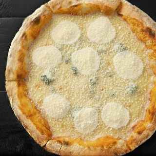 Pizza Quatro formaggio