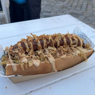 Kobasice sa zeljem i prženim lukom, umakom od hrena