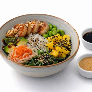 Poke bowl s kozicama I rakom