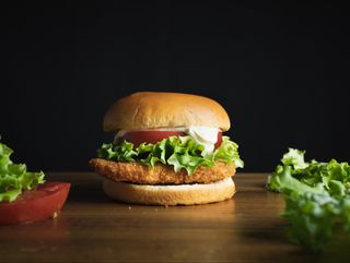 Pileći cheeseburger