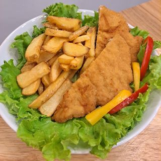 Bečki odrezak s pommesfrites