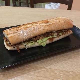 Spicy Piletina Tinga Torta