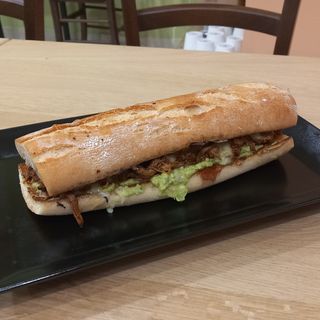 Janjeća Birria Torta