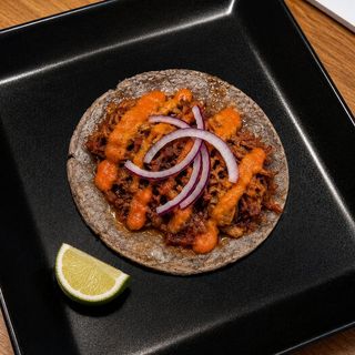 Goveđa Birria Taco / Beef Birria Taco