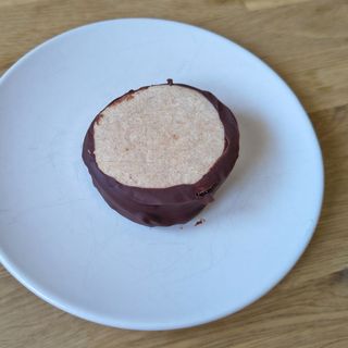 Alfajor s karamel kremom