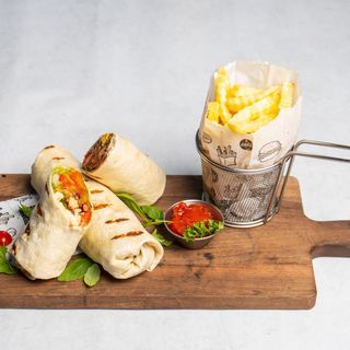 Tortilja s piletinom i pomfit (1 tortilla)
