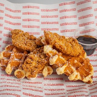 Fried Chicken e Waffles: pollo fritto con 2 Waffles