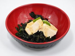 Tofu Wakame Salad