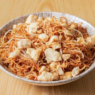 Spaghettini di riso saltati con pollo