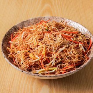 Spaghettini di riso saltati con verdure