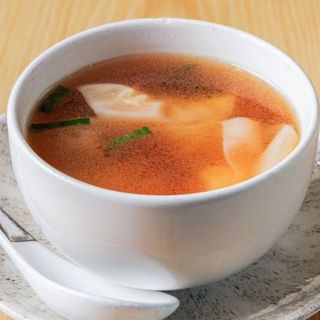 Zuppa di ravioli wanton