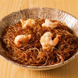 Spaghettini di soia saltati con gamberi