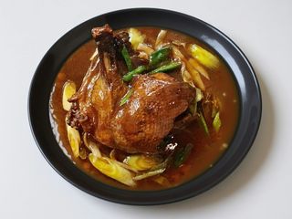 Anatra stufata alla canna da zucchero