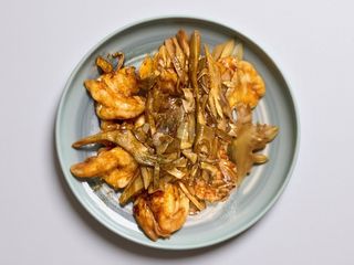 Gamberi con carciofi.