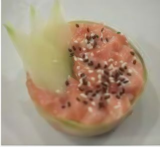 60. Tartare Salmone