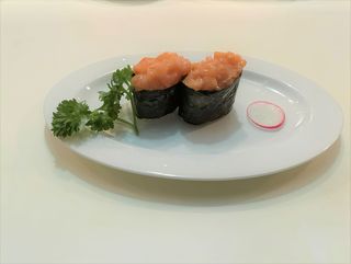 52.Gunkan Spicy Salmone - 2 pezzi