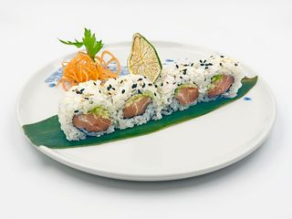 Uramaki Sake Avocado 