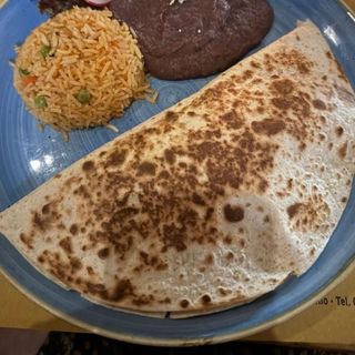 Quesadillas chili con carne