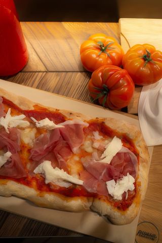 Lunga Bufala E Crudo	