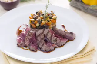 83 Tagliata di Manzo con Funghi e Bambù