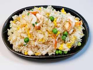 Riso con Pollo, Uova e Verdure