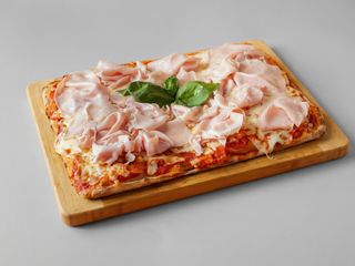 Metà Margherita e metà cotto teglia 30x40 per 3 persone circa