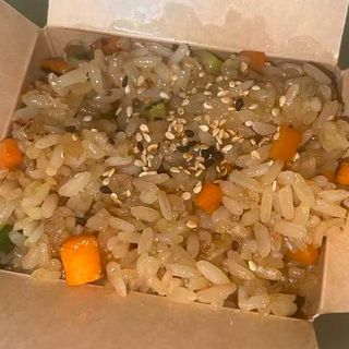 17. Chaufan saltati con verdura