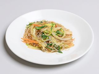 22B. Spaghetti di soia saltati con manzo