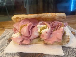 2) Mortadella, Stracciatella E Pesto Di Pistacchio