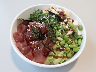 Poke bowl tuna