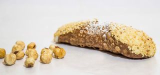 Cannolo alla nocciola