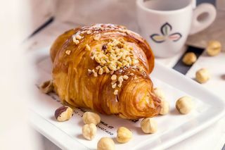 Cornetto cioccolato/crema/marmellata/Mandorla /nocciola