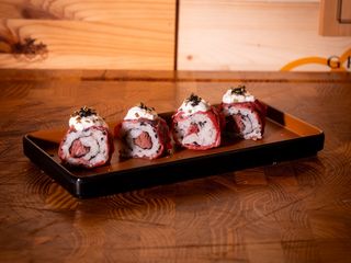 Uramaki di manzo salato al lime