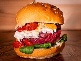 BOX TARTARE BURGER - PATATINE - BIBITA