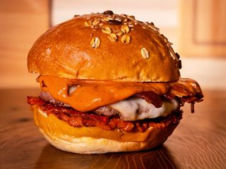 BOX ROSSO ARDENTE BURGER - PATATINE - BIBITA