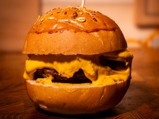 CHEESE BURGER