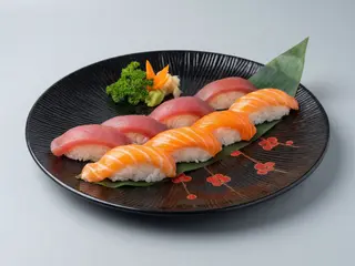 Sushi sake maguro