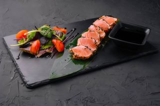 Salmone tataki