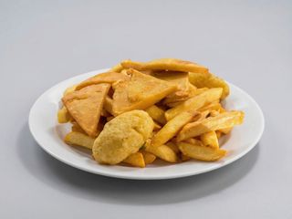 Misto caldo patatine, panelle, crocchè