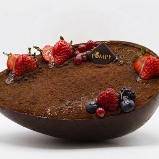 Uovo ripieno di tiramisù classico