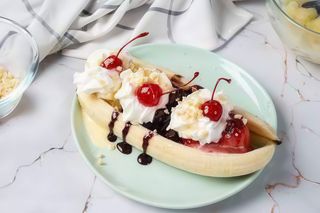 Banana split banana con gelato a scelta