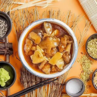 60 Manzo con Bambù e Funghi