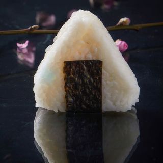 26. Onigiri Surimi e Farina di Tempura