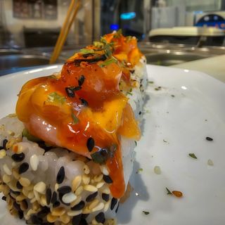 35. Spicy Salmone - 4pz (piccante)