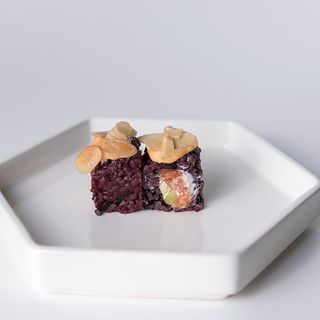 129. Black sake roll