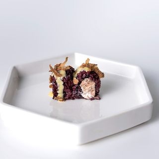 130. Black miura roll